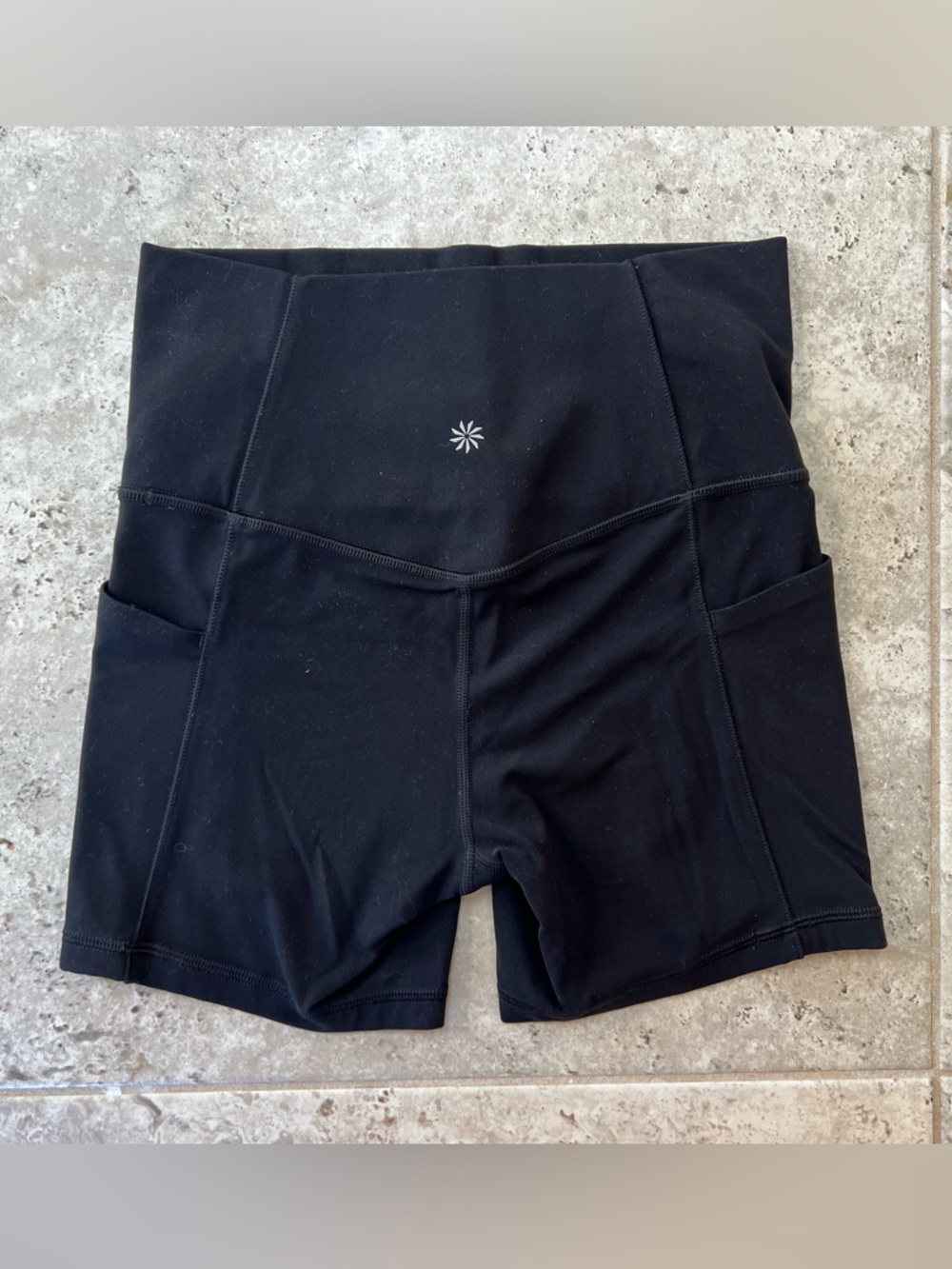 Athleta Salutation Stash High Rise 5" Athleta Bike Shorts in Black, size XS - Picture 10 of 12